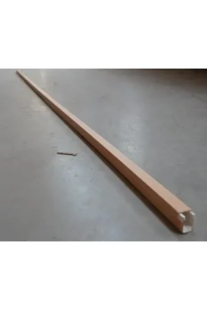 Moulure 16x16mm finition bois Hetre (au mètre) avec couvercle fixation adhesive Promotion Saisonnière